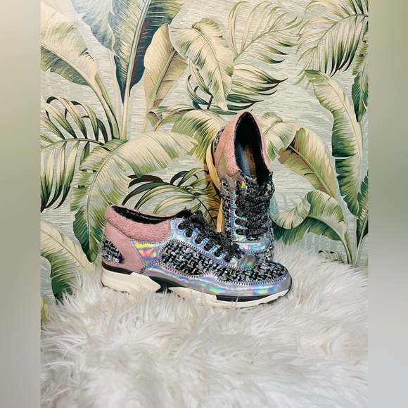 CHANEL tweed sneakers - Picture 1 of 15